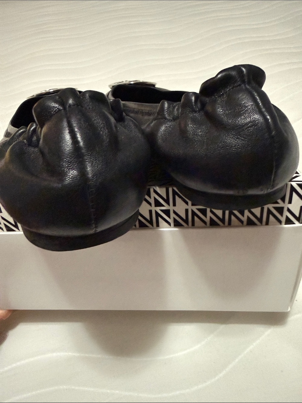 Tory Burch Black Leather Logo Ballet Flats Size 9.5 - Picture 7 of 8
